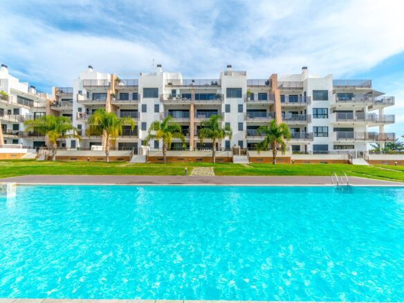 For sale apartment in Cabo Roig