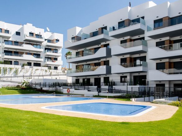 For sale last few new apartments in Villamartin.