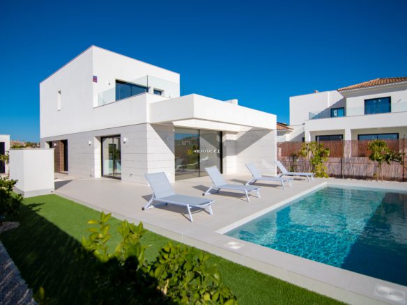 For sale new villas in Los Montesinos.