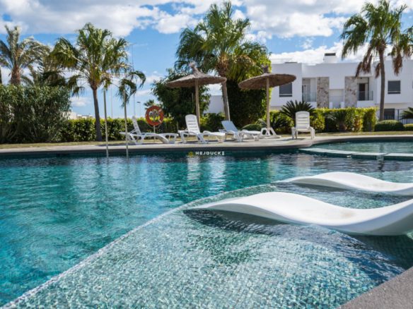 Modern apartment for sale in Punta Prima.