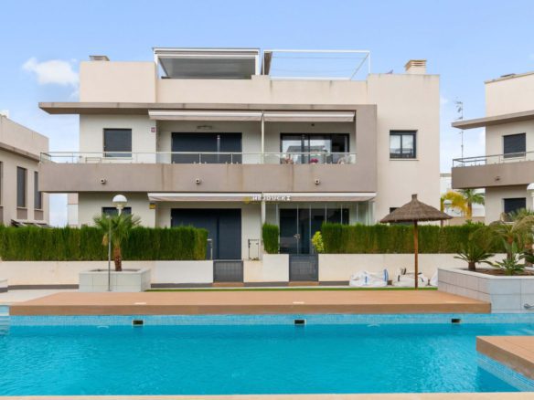 For sale nice lower bungalow in Ciudad Quesada.