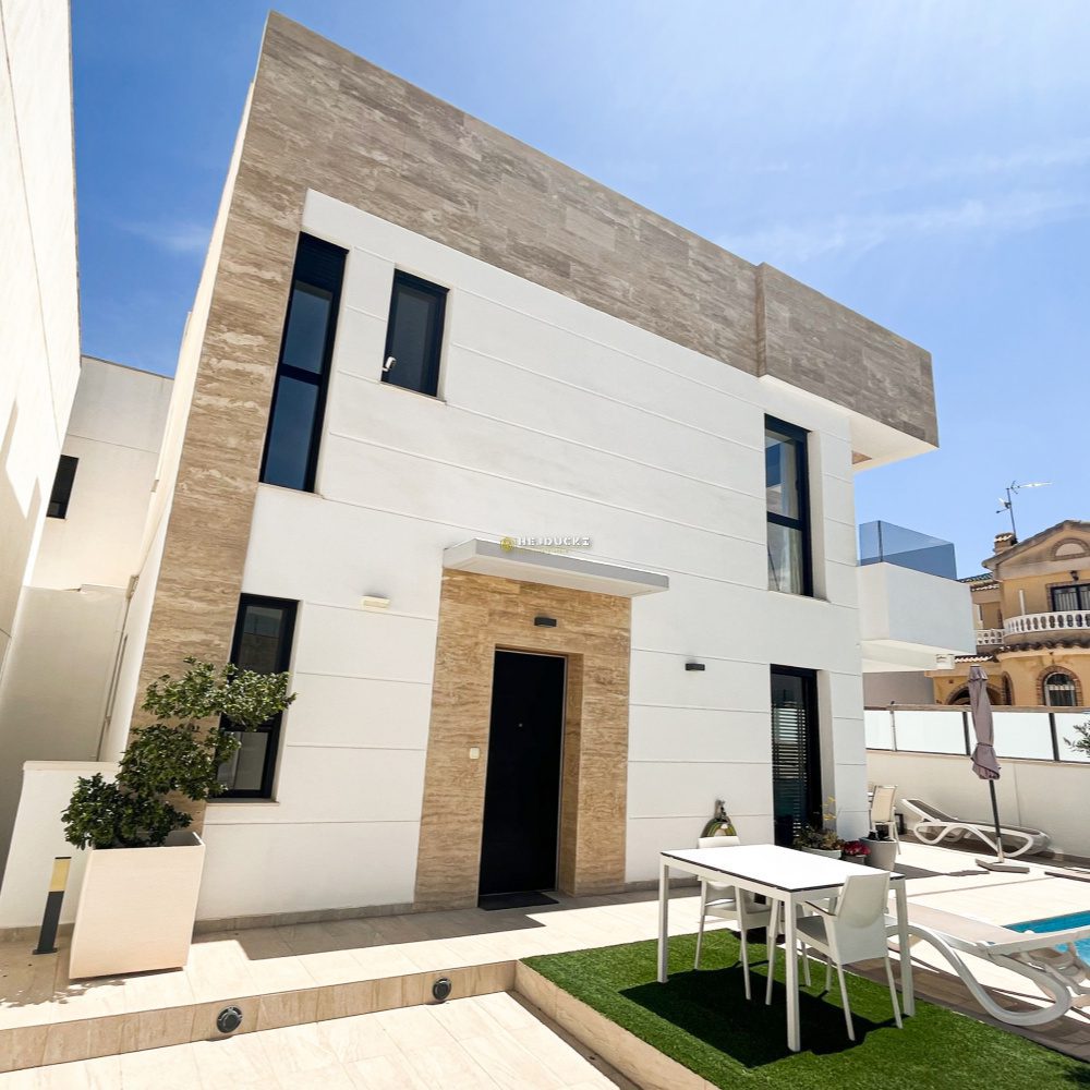 Modern housing in Los Balcones-20 For sale modern villa in Los Filipinas, Orihuela Costa.