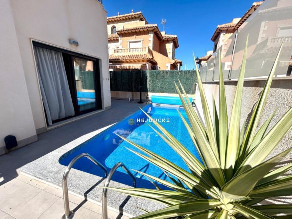 Amazing Villa for sale in Torrevieja.
