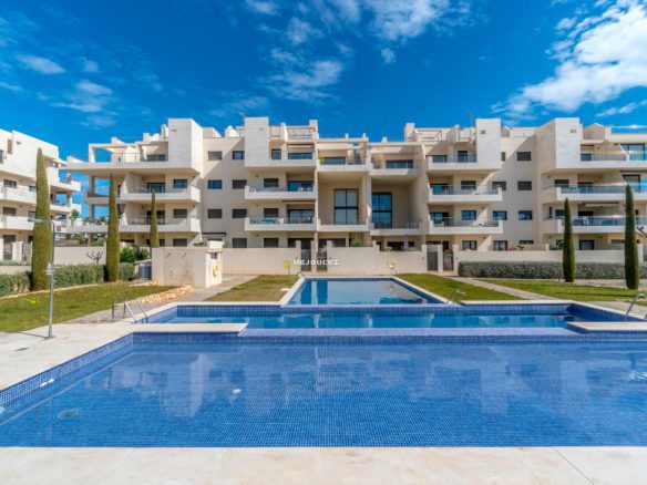 Modern and as new apartment for sale in Los Dolses area of Orihuela Costa.