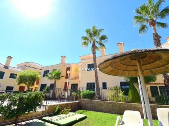 Townhouse for sale in Lomas de Campoamor