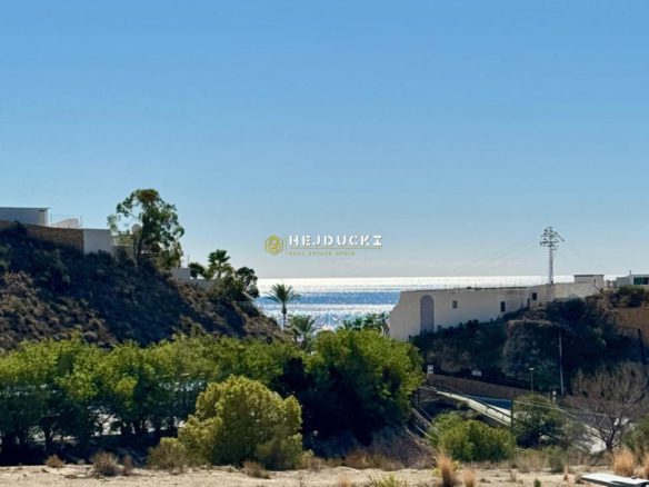 For sale exclusive penthouse in Villajoyosa.