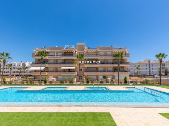 For Sale Apartment in Villamartin, Orihuela Costa!
