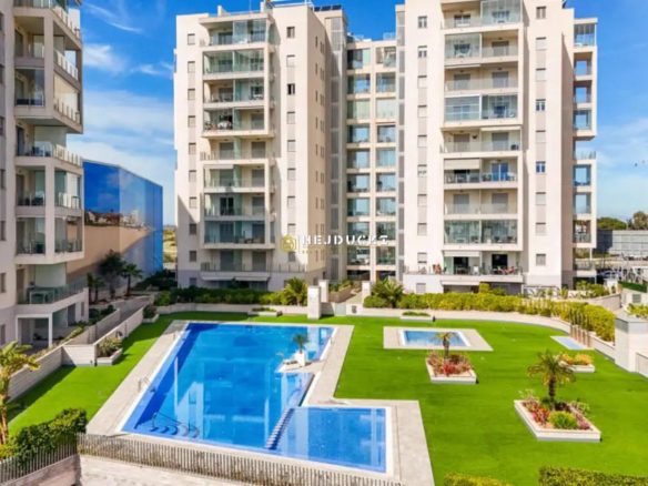 For sale an exclusive, fully furnished ground floor apartment in La Mata.