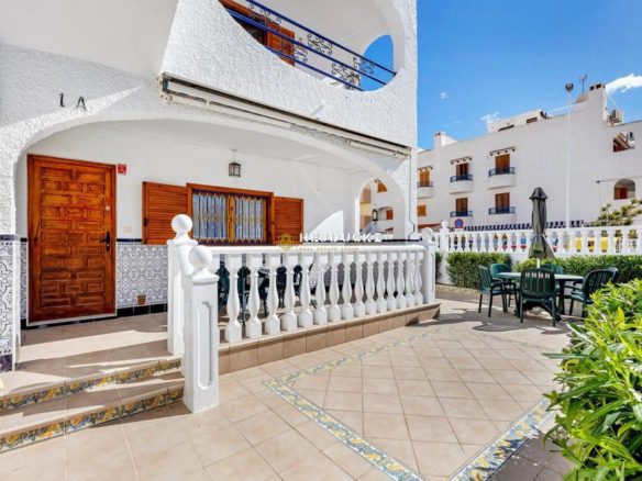 For sale apartment in La Mata.
