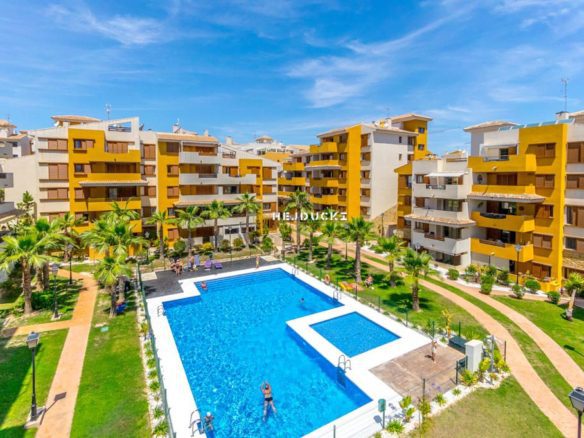 For sale apartment in the prestigious Punta Prima area.
