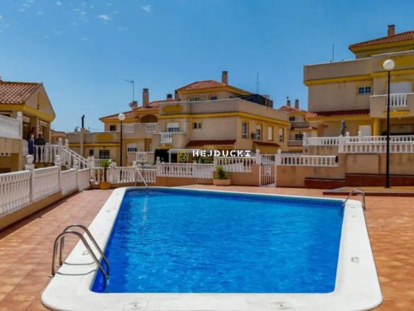 For sale a beautiful top-floor apartment located in Guardamar del Segura,