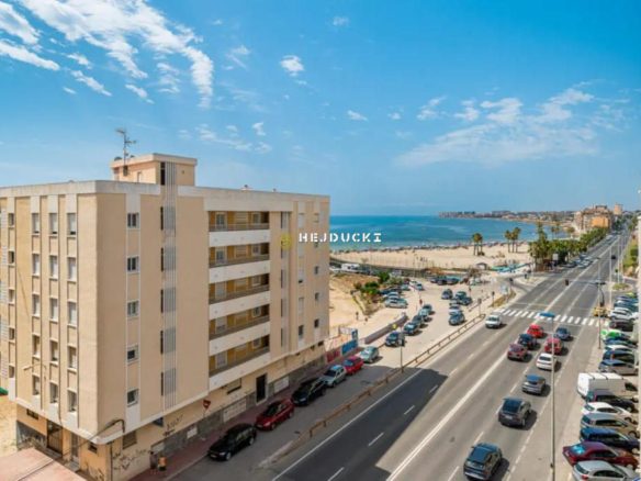 For sale a fully renovated apartment in Torrevieja.