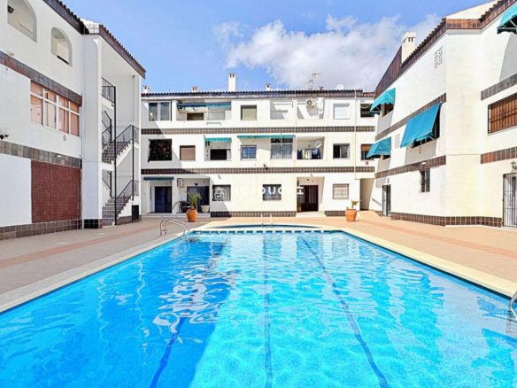 For sale comfortable ground floor apartment in Punta Prima.