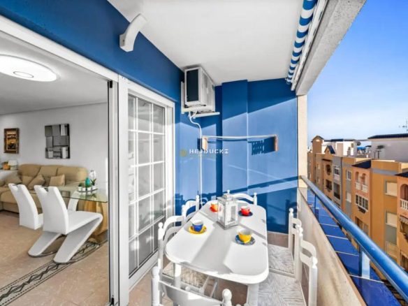 For sale apartament in La Mata.