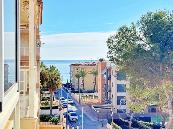 For sale apartment in Punta Prima.