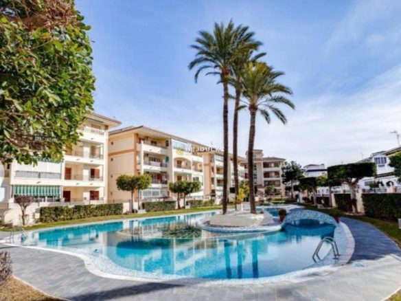 For sale apartament in La Mata.