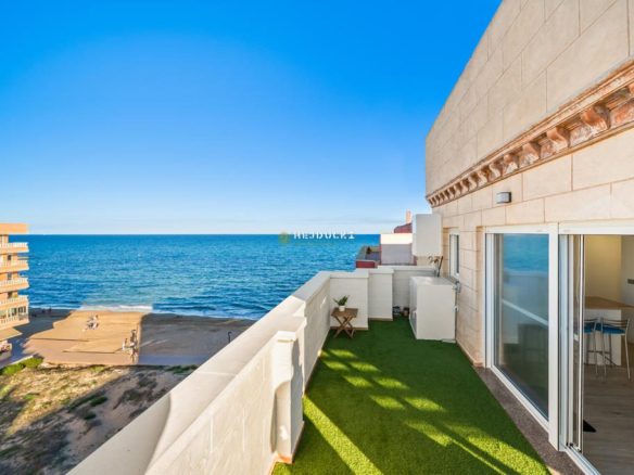 For sale penthouse in La Mata.