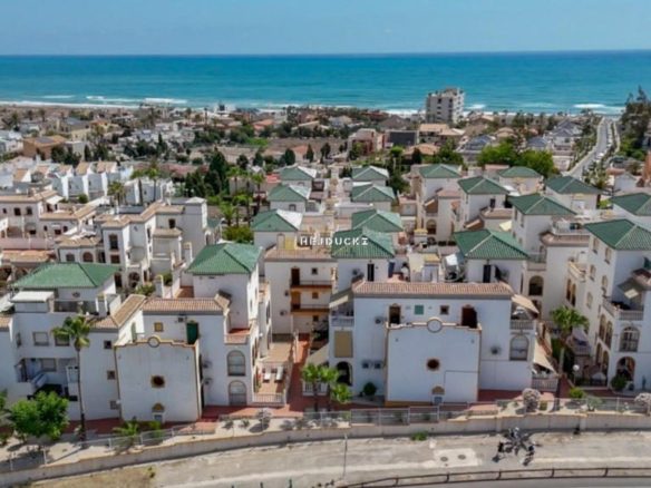 For sale penthouse in La Mata.