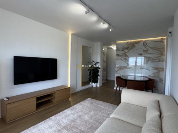 Na sprzedaż penthouse w Punta Prima.