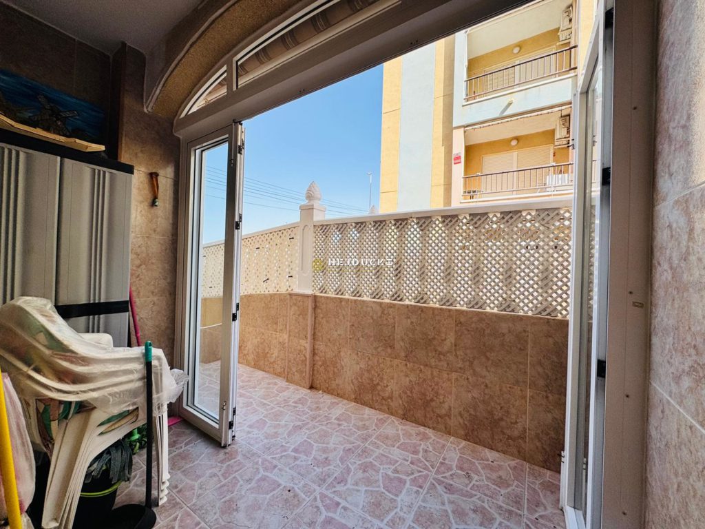 Na sprzedaż apartament w bliskiej odległości od plaży w La Mata.