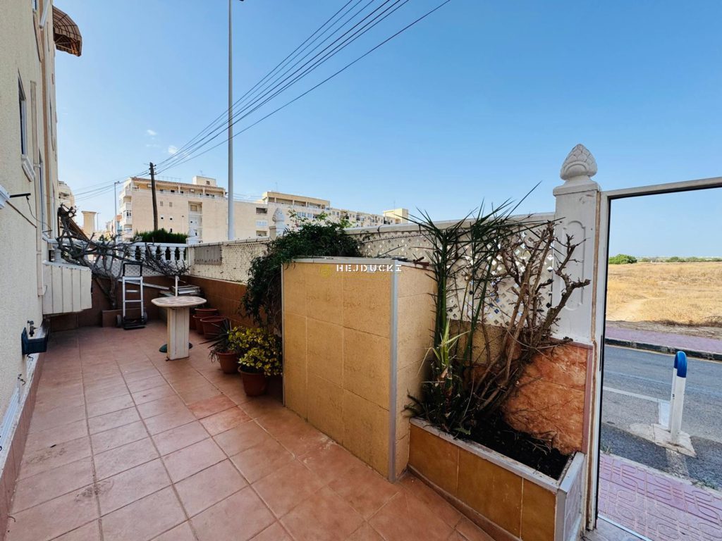 Na sprzedaż apartament w bliskiej odległości od plaży w La Mata.