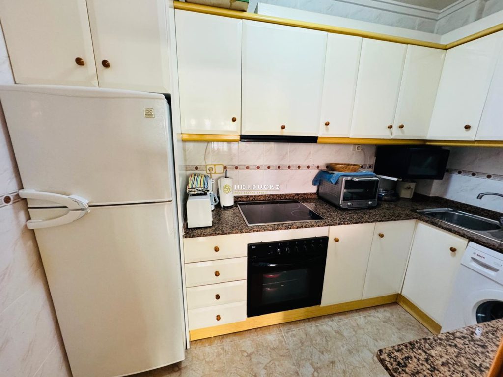 Na sprzedaż apartament w bliskiej odległości od plaży w La Mata.