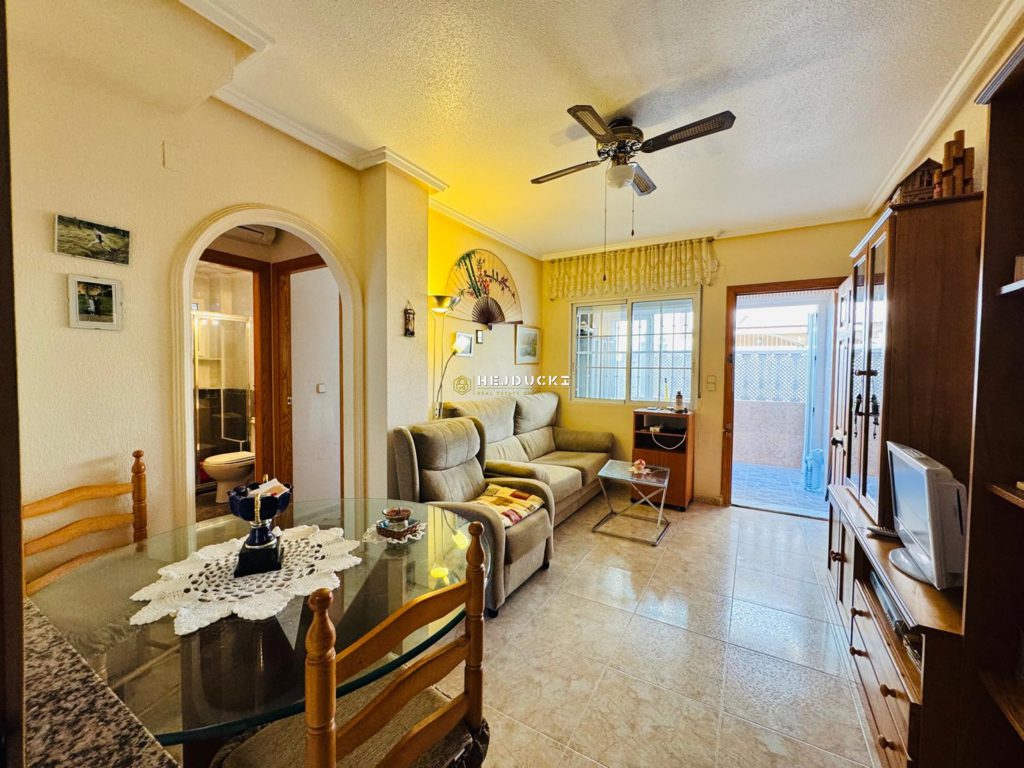 Na sprzedaż apartament w bliskiej odległości od plaży w La Mata.
