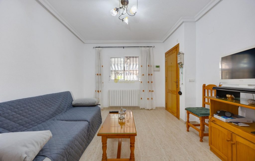 Na sprzedaż bungalow dolny w Zeniamar.