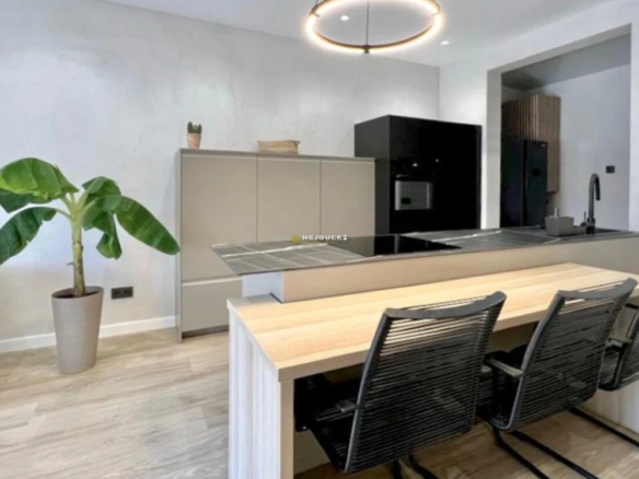Renovated bungalow in Torrevieja for sale.