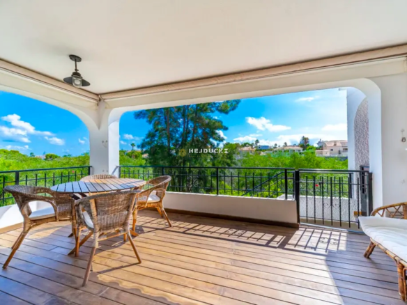 For sale corner house in Cabo Roig.